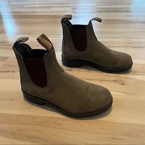 NWOT Blundstone #585 Chelsea Rustic Brown Boot sz US 9.5